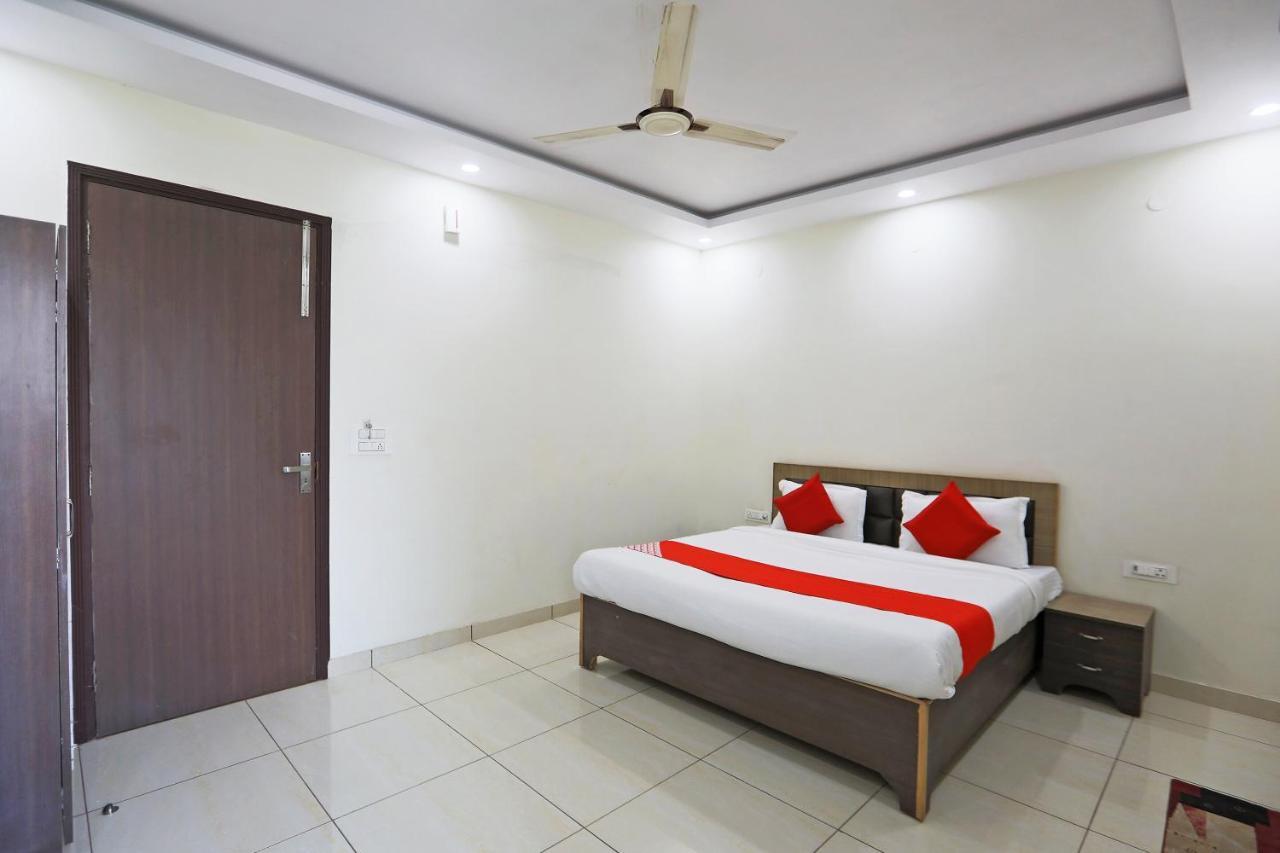 Oyo 48501 Dayal Regency Otel Hapur Dış mekan fotoğraf